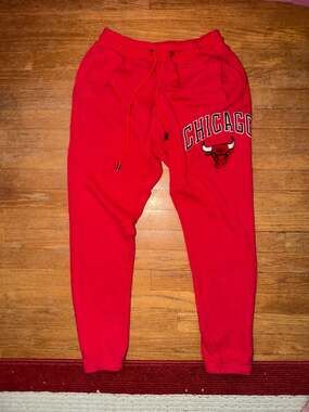 Pro Standard Chicago Bulls Luxury Athletic Collection Red Jogger Sweatpants